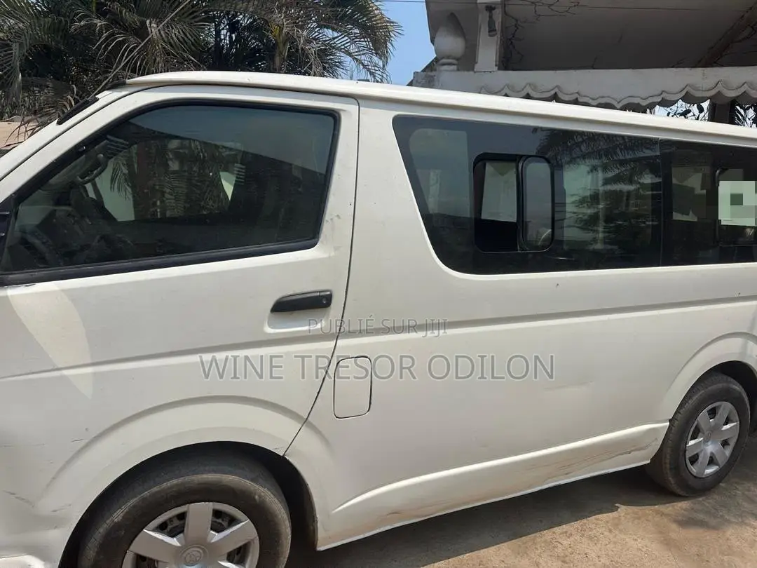 Toyota HiAce 2021 Blanc