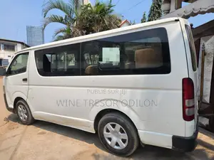 Toyota HiAce 2021 Blanc