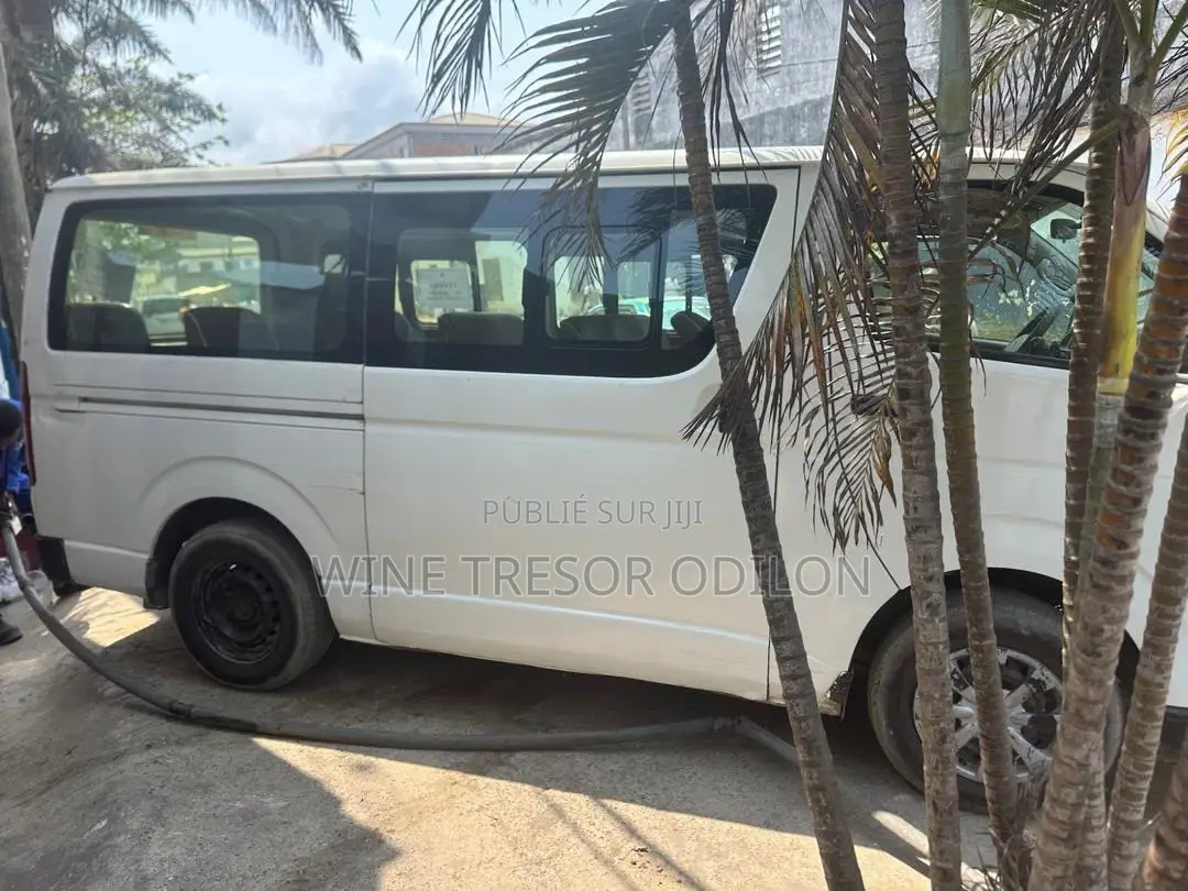 Toyota HiAce 2021 Blanc