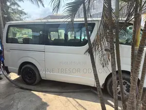 Toyota HiAce 2021 Blanc