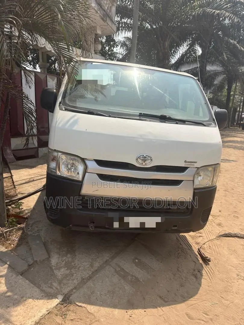 Toyota HiAce 2021 Blanc