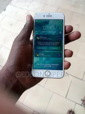 Pomme iPhone 7 32 GB Rose