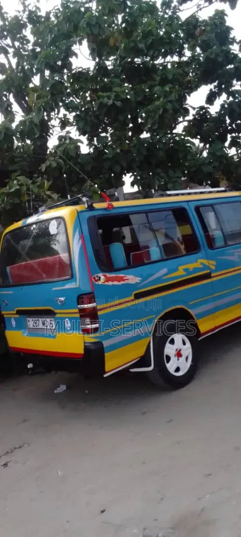 Toyota TownAce 2010 Bleu