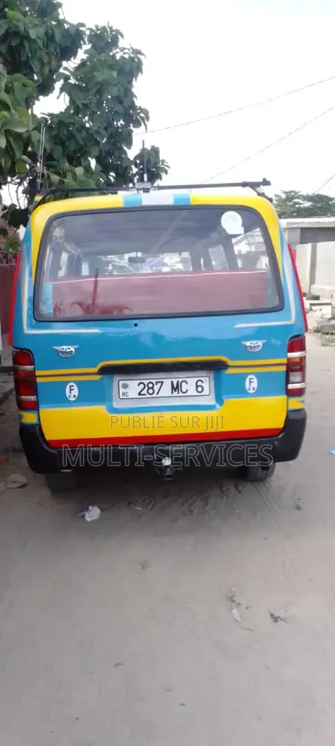 Toyota TownAce 2010 Bleu