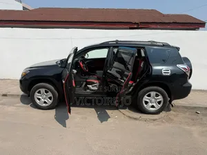 Toyota RAV4 2011 Noir