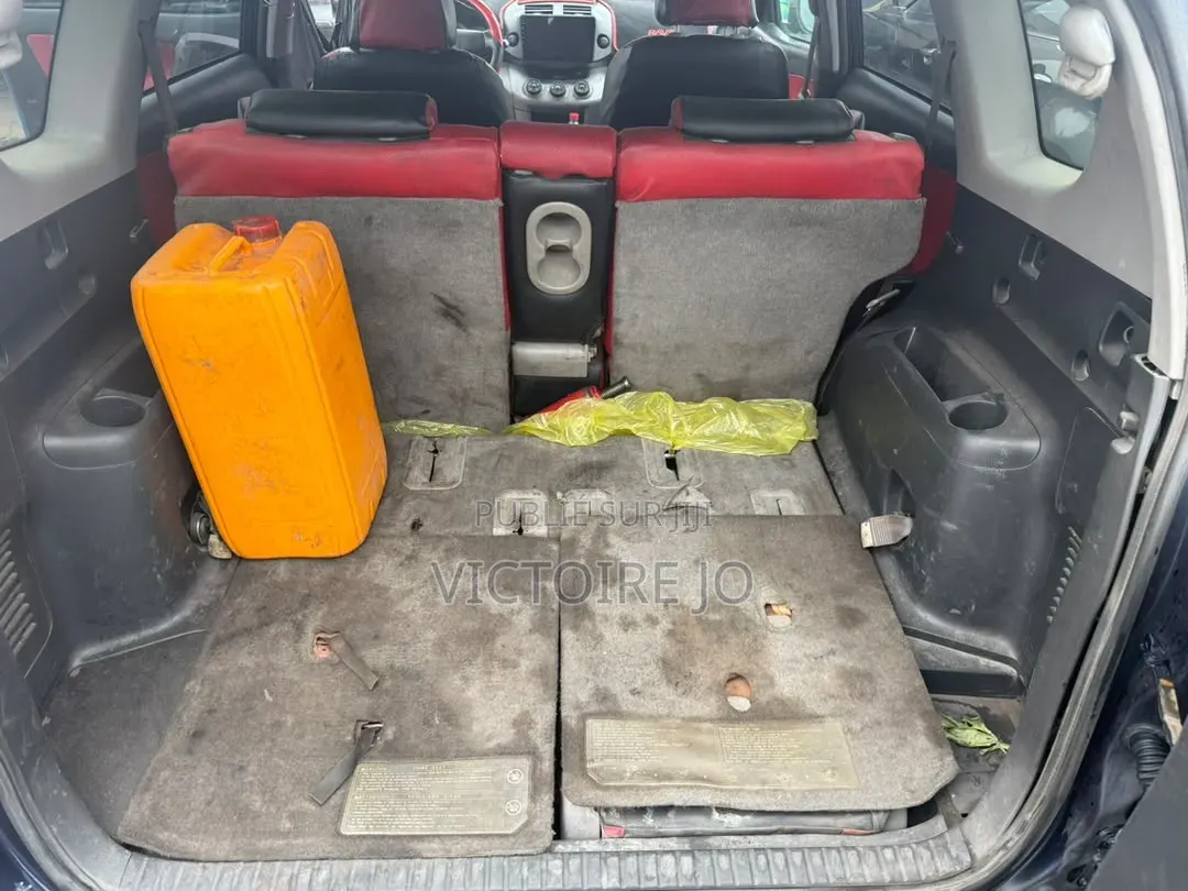 Toyota RAV4 2011 Noir