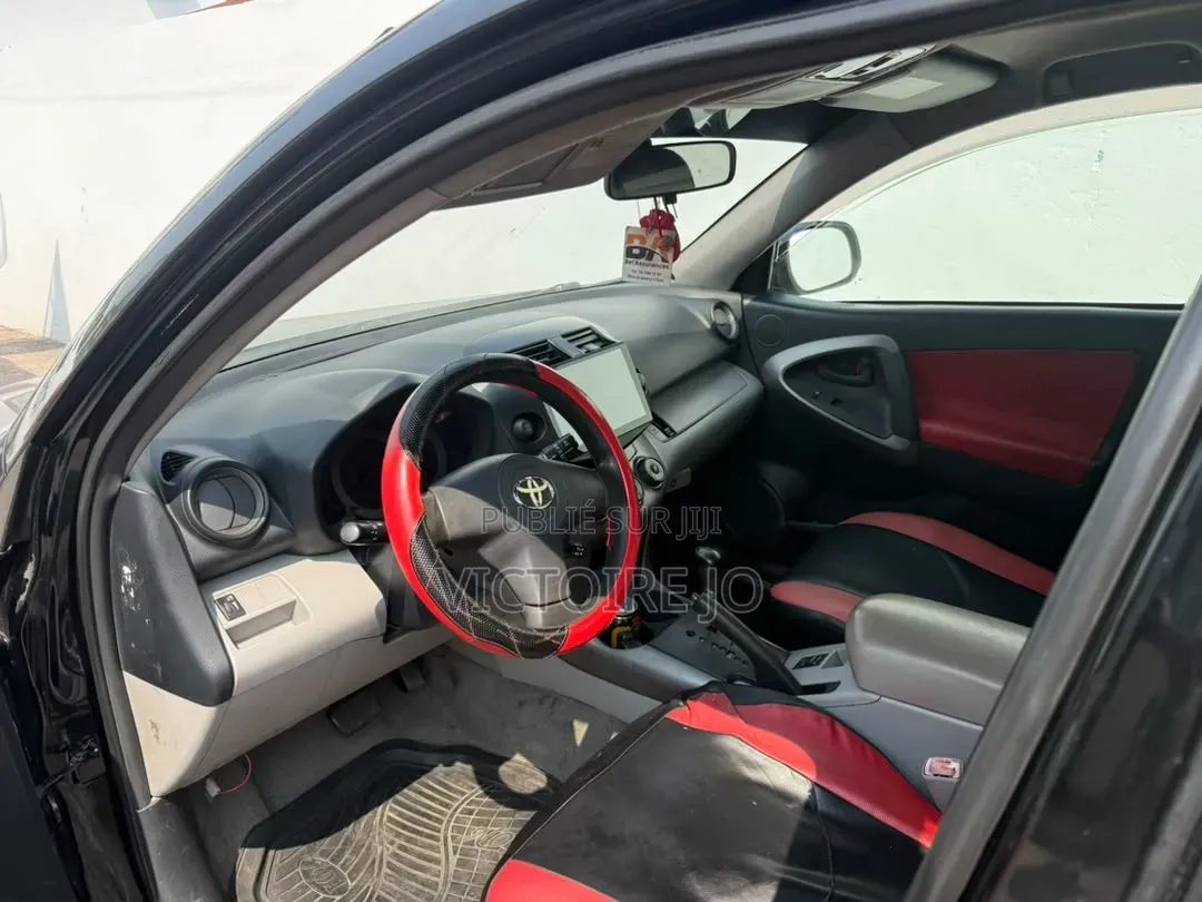 Toyota RAV4 2011 Noir