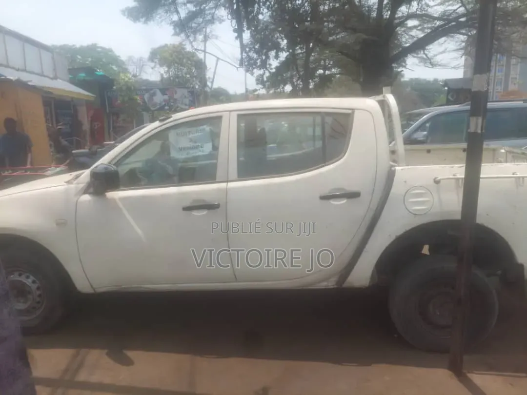 Mitsubishi Canter 2017 Blanc