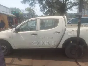 Mitsubishi Canter 2017 Blanc
