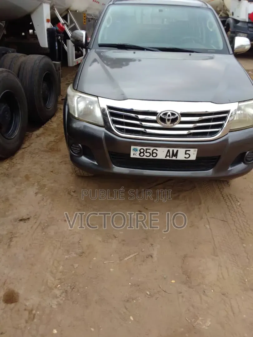 Toyota Hilux 2012 Gris