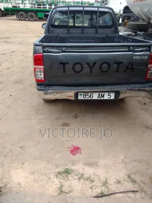 Toyota Hilux 2012 Gris