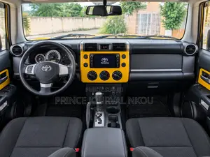 Toyota FJ Cruiser 2015 Jaune