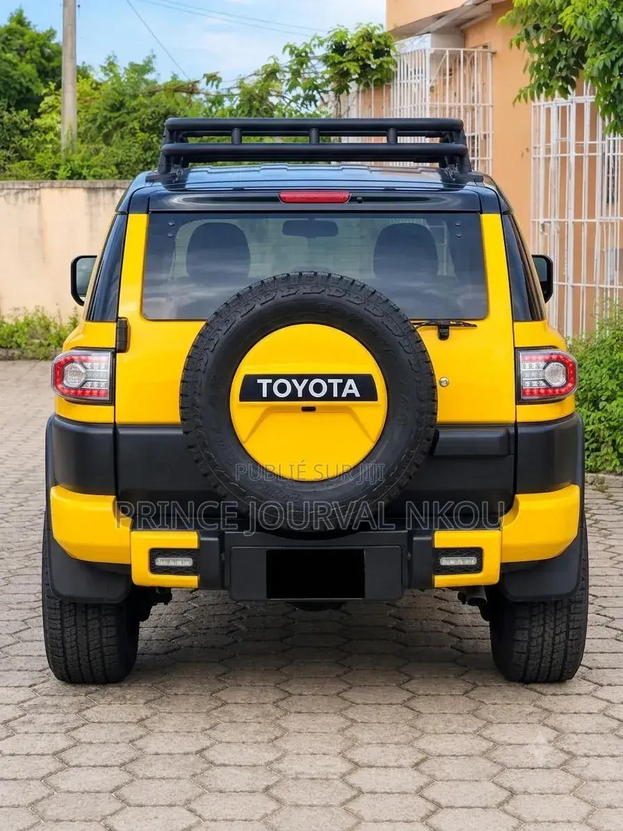Toyota FJ Cruiser 2015 Jaune