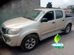 Toyota Hilux 2014 Doré