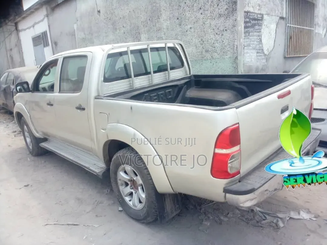 Toyota Hilux 2014 Doré