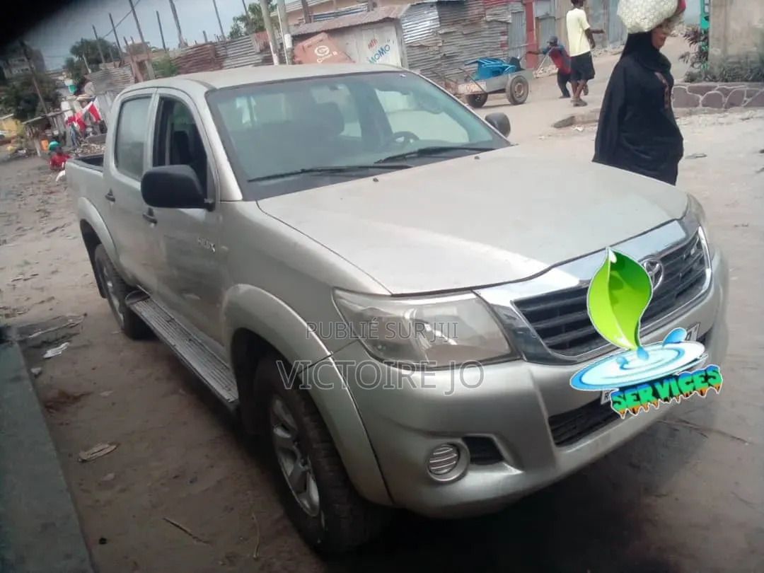 Toyota Hilux 2014 Doré