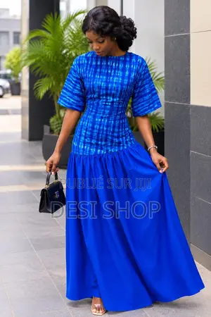 Robes Pour Femmes en Tissu Adhiré Coton Lourd Et Crepe