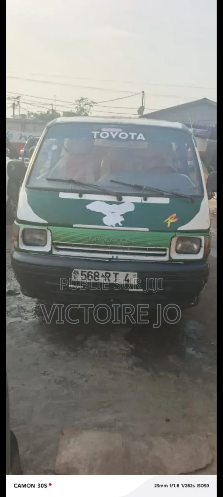 Toyota HiAce 2014 Vert