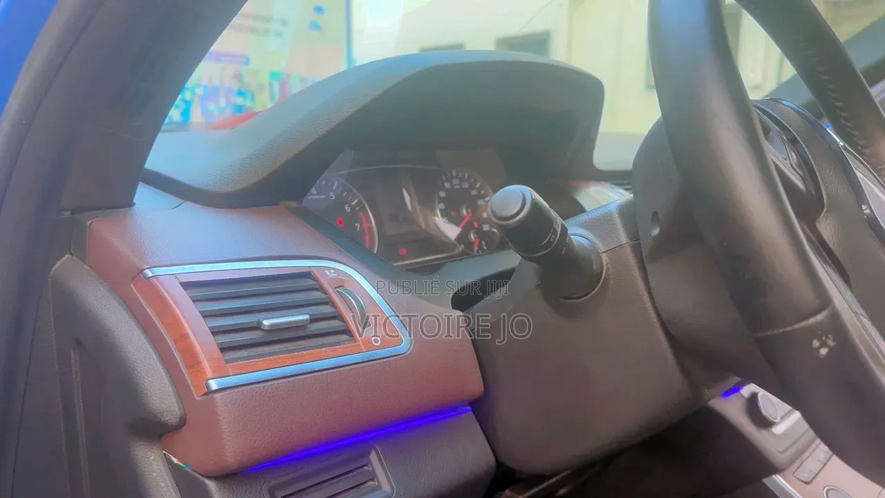 Voiture 2020 Bleu