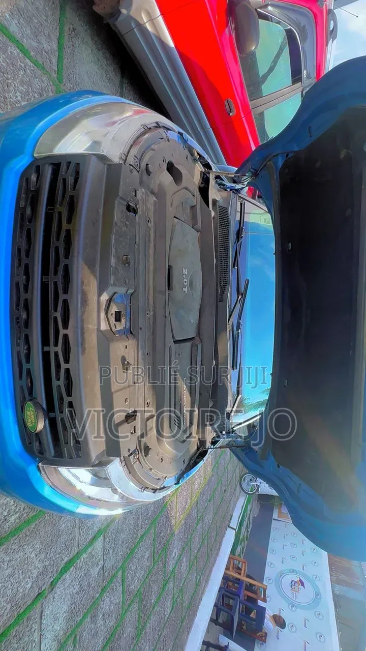 Voiture 2020 Bleu