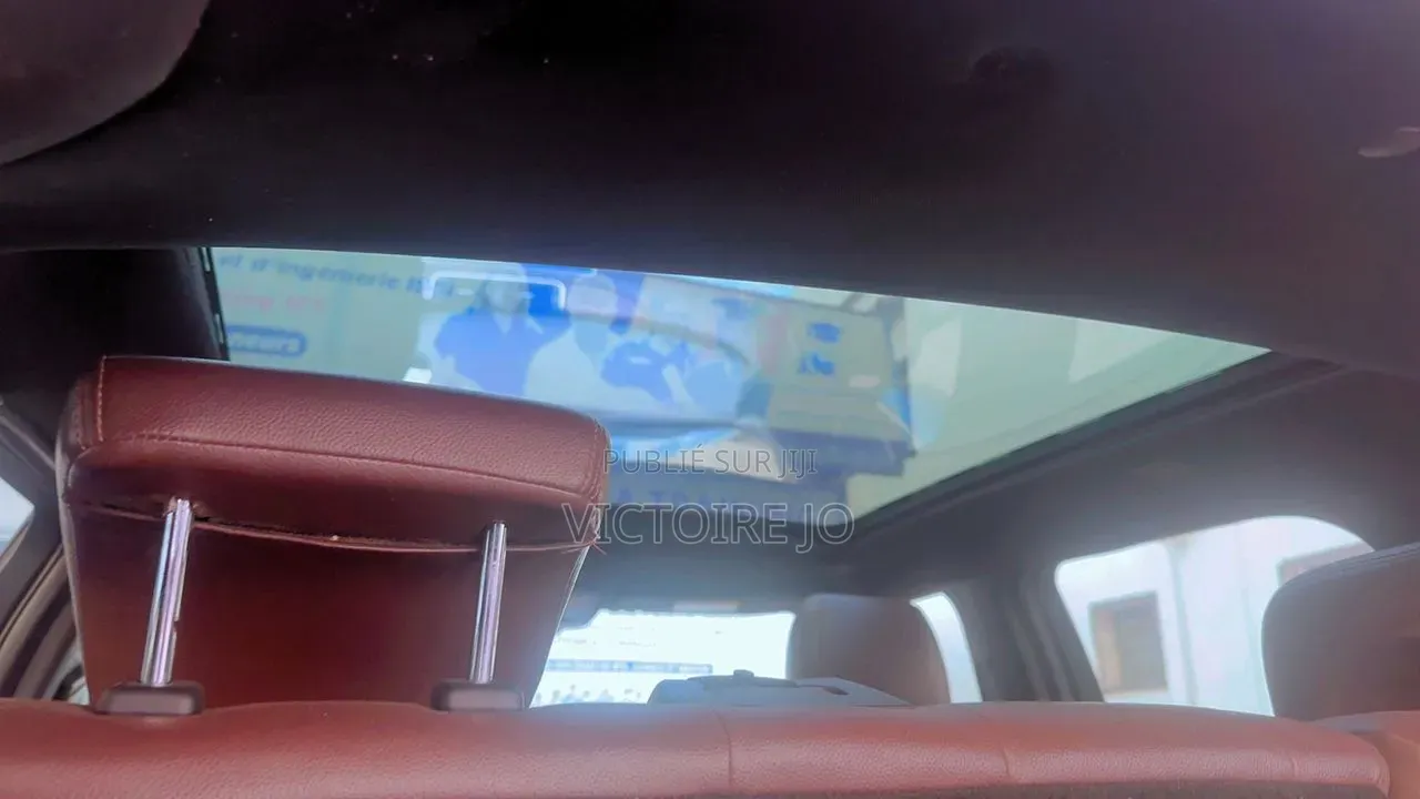 Voiture 2020 Bleu