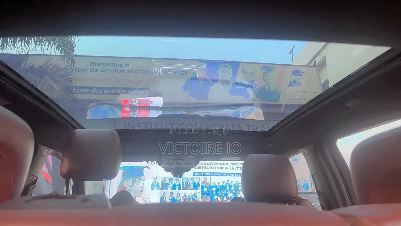 Voiture 2020 Bleu