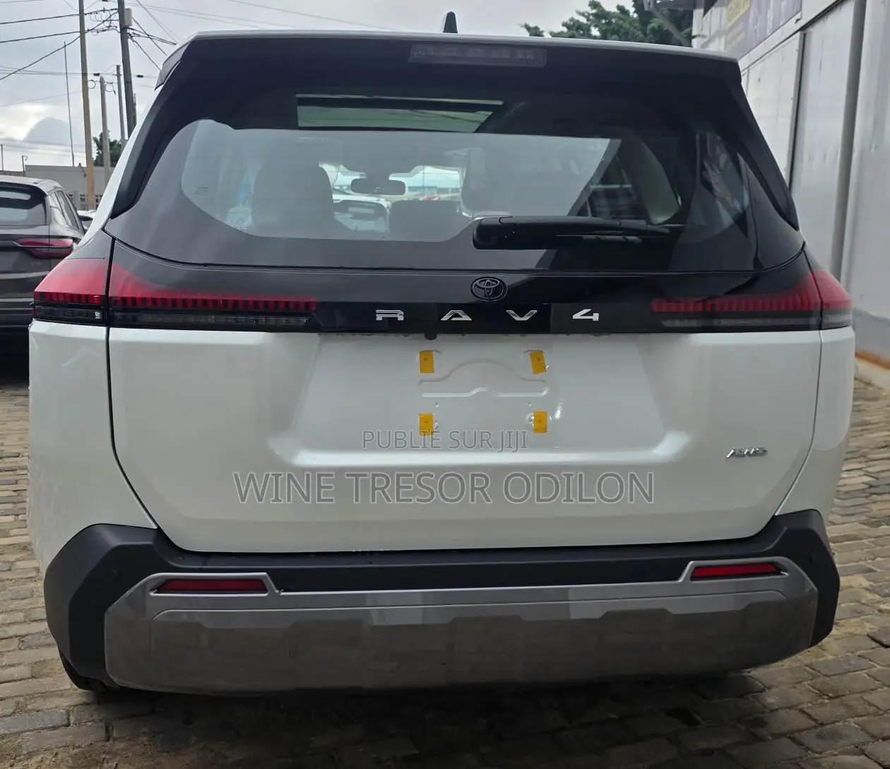 Nouveau Toyota RAV4 Limited 2026 Blanc cassé