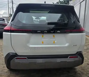 Nouveau Toyota RAV4 Limited 2026 Blanc cassé