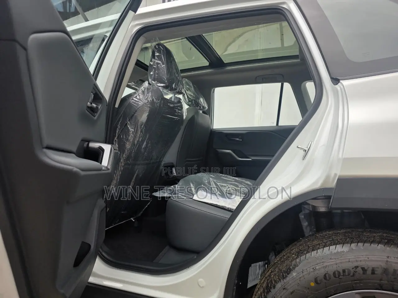 Nouveau Toyota RAV4 Limited 2026 Blanc cassé