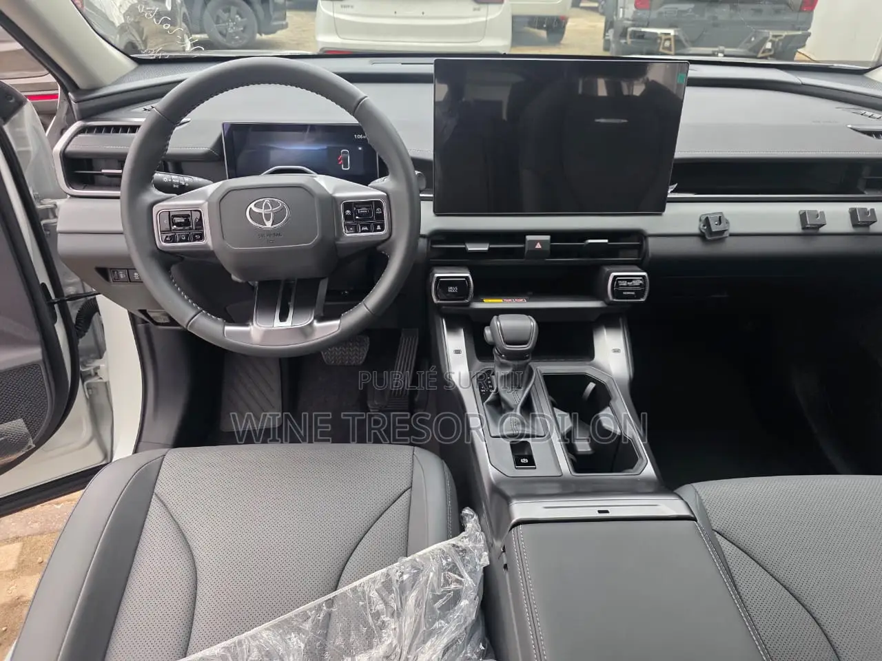 Nouveau Toyota RAV4 Limited 2026 Blanc cassé