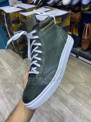 Chaussure Disponible Par Commande