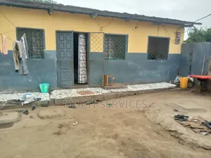 2chbre Maison dans Mutliservices, Ngoyo à Vendre