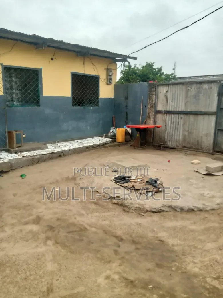 2chbre Maison dans Mutliservices, Ngoyo à Vendre