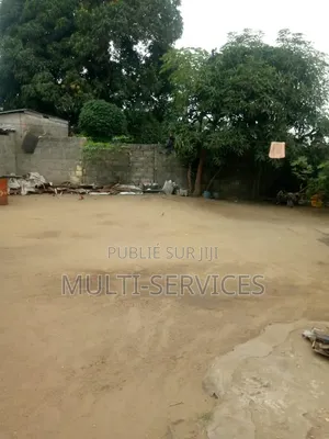 2chbre Maison dans Mutliservices, Ngoyo à Vendre