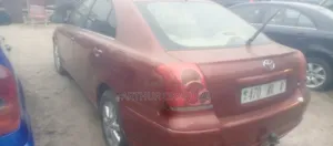 Toyota Avensis 2016 Rouge