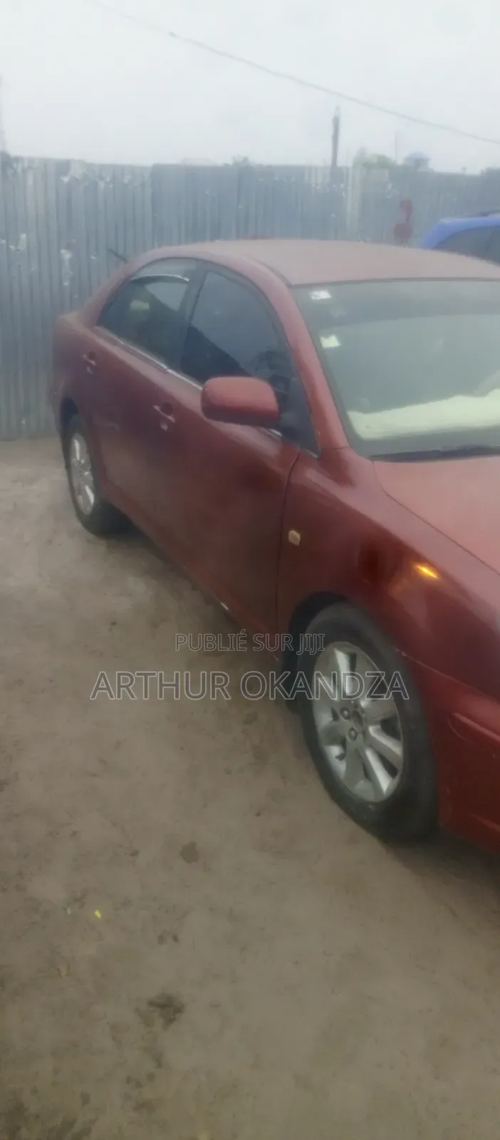 Toyota Avensis 2016 Rouge