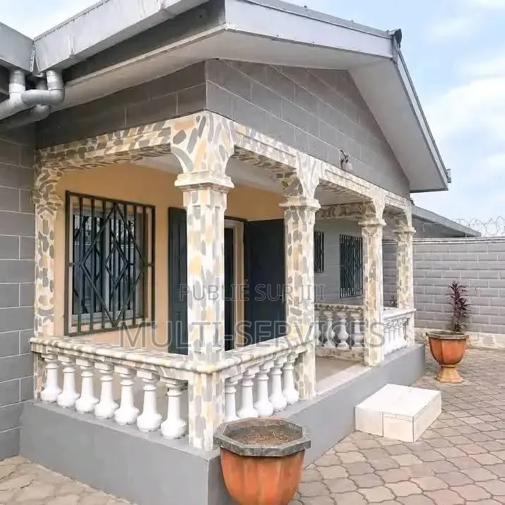 2chbre Appartement dans Multiverservices, Ngoyo à Vendre