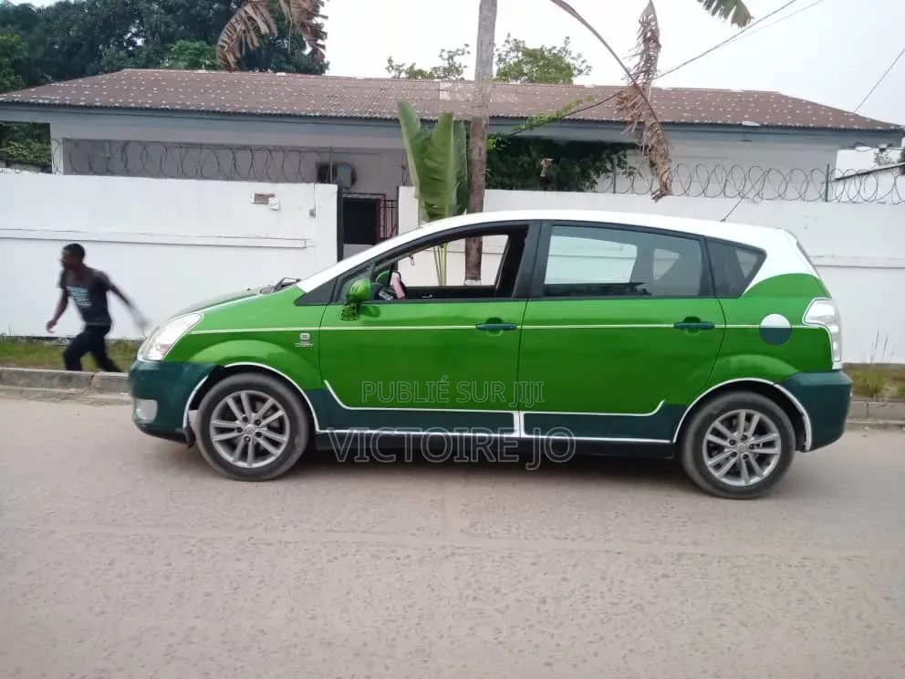 Toyota Verso 2015 Vert