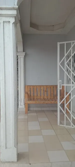 1chbre Appartement dans Nt Immo, Mongo-Mpoukou à Louer