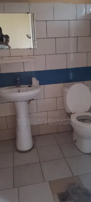 1chbre Appartement dans Nt Immo, Mongo-Mpoukou à Louer
