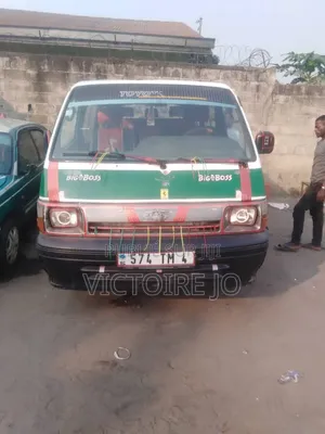 Toyota HiAce 2014 Vert