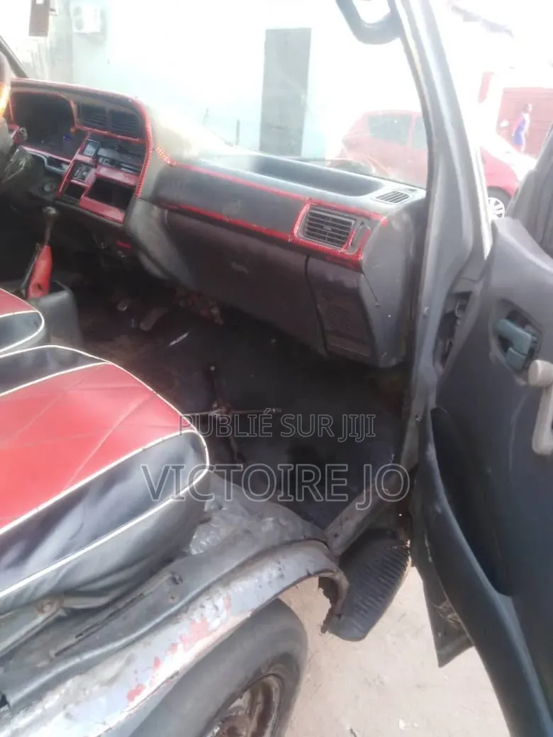 Toyota HiAce 2014 Vert