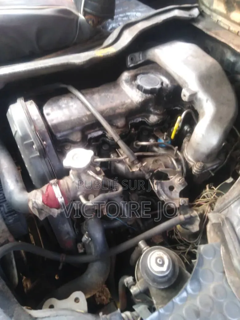 Toyota HiAce 2014 Vert