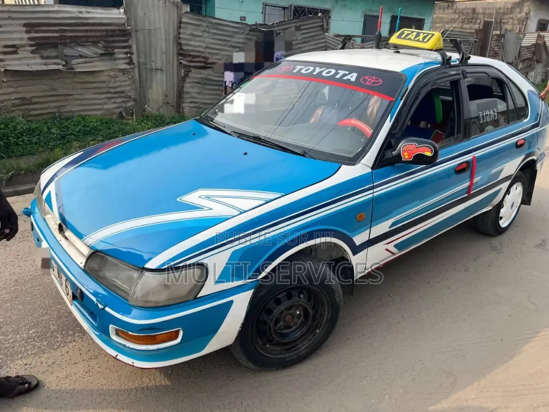 Toyota Corolla 2018 Bleu