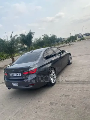 BMW 320i 2019 Gris