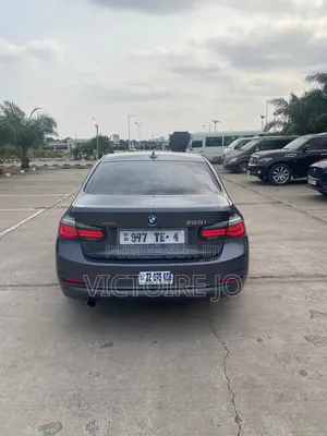 BMW 320i 2019 Gris
