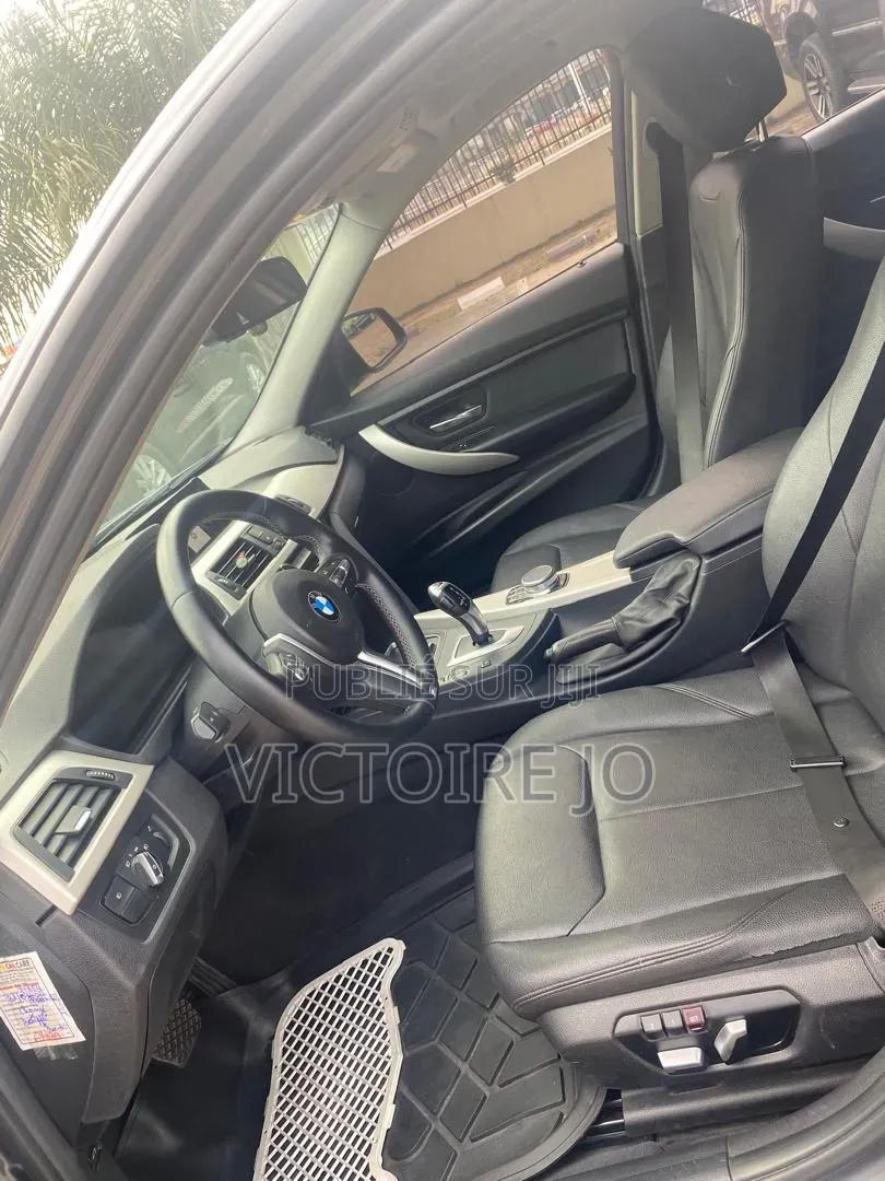BMW 320i 2019 Gris