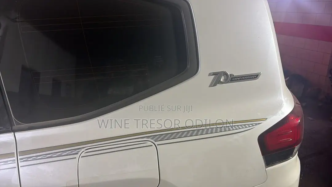Nouveau Toyota Land Cruiser LC300 2025 Blanc