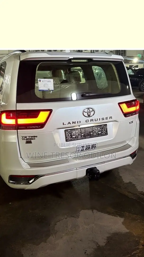Nouveau Toyota Land Cruiser LC300 2025 Blanc