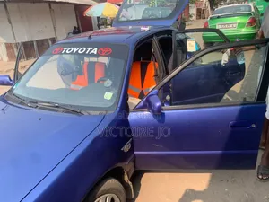Toyota Corolla 2018 Bleu